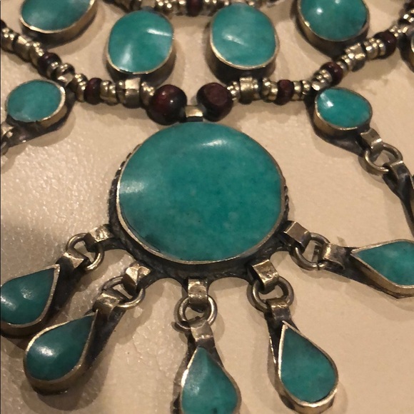 Enamel necklace 3 tier drop details - Picture 3 of 6